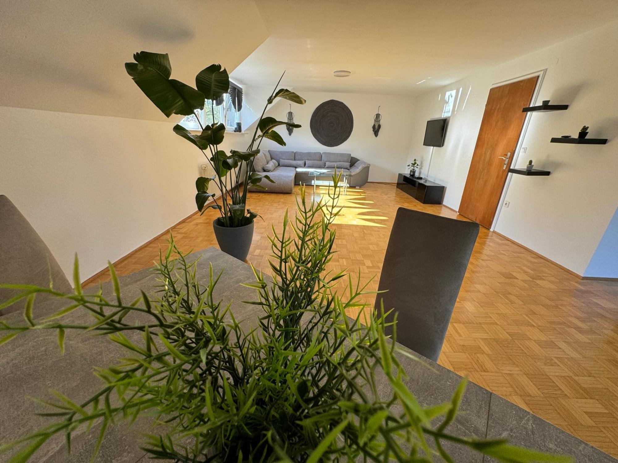 Fewo Boho 110 Qm Mit Bergblick 3 Min Bahnhof Laufen Exterior foto